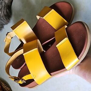 Mia brand mustard yellow sandals